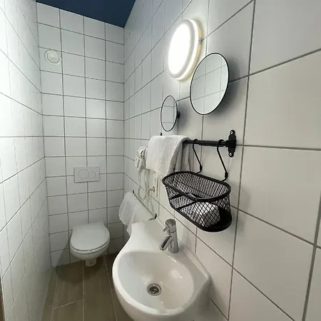 Heb 2*