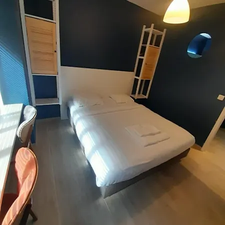 Hotel Heb 2*